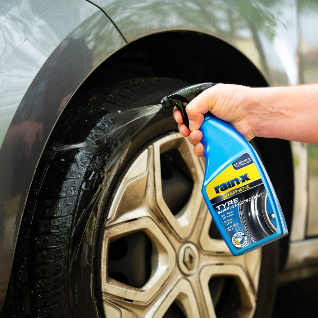 usage of the tyre shine & protectant graphene product from rainx